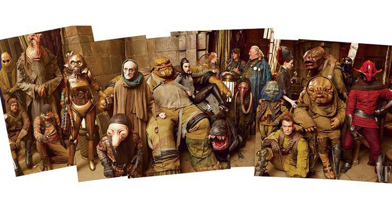 Viaeros galácticos y otros personajes dentro del castillo de la pirata Maz Kanata’s. Via Vanity Fair