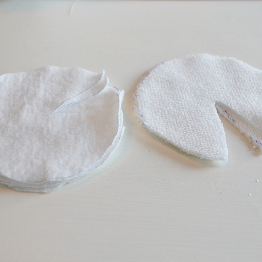 DIY-Absorbent-Nursing-Pads-Tutorial-by-The-DIY-Mommy-4