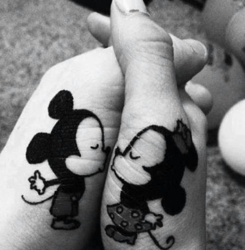 beso-mickey