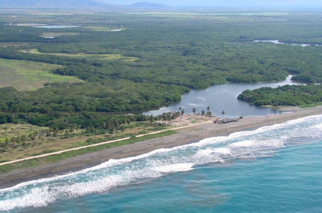 playas-nadie-visita-Semana-Santa