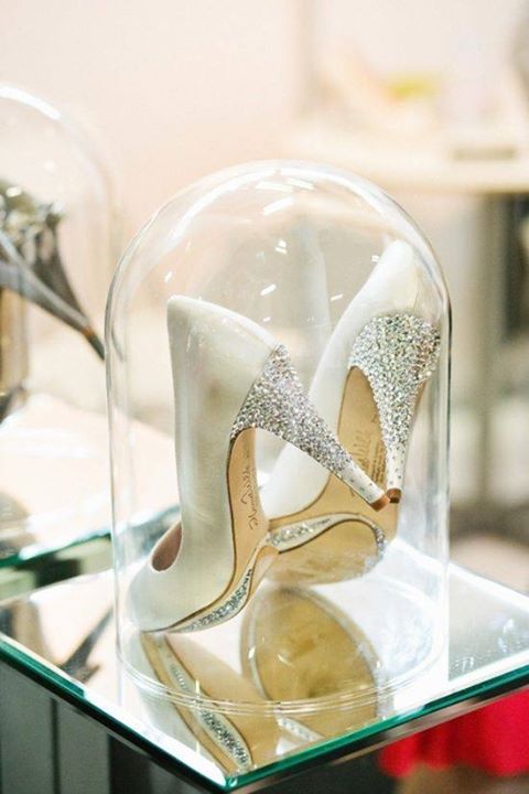 http://www.mujerde10.com/2016/04/amor/novias/ideas-originales-para-tu-trash-the-dress/