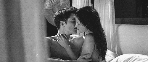 Breaking_dawn_part_1_honey_moon_kissing_on_the_bed