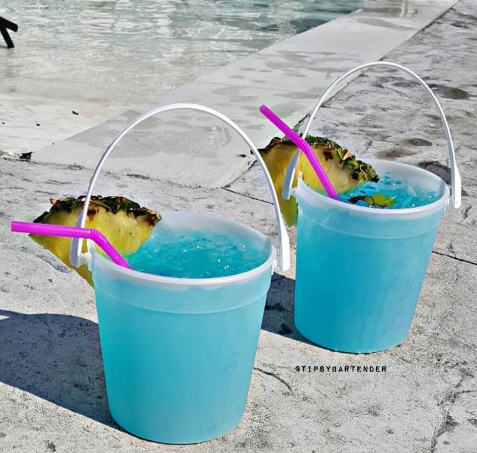 Electric-Poolside-Punch-Cocktail