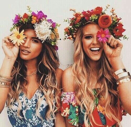 beach-girls-flower-crown-flower-power-flowers-Favim.com-2646541