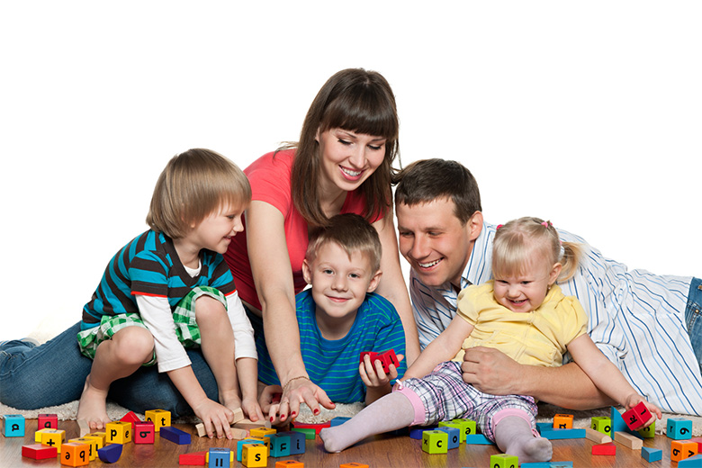 sf-family-playing-blocks