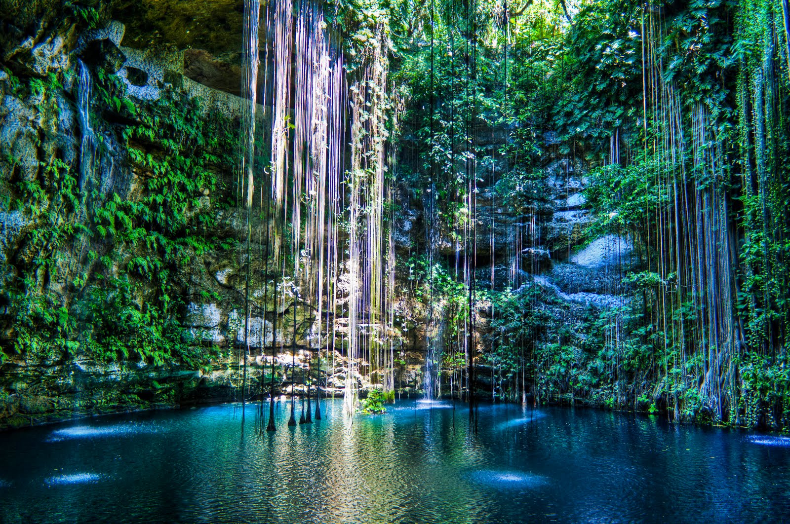 Cenote-Ik-Kil-Mexico-Late-afternoon-view