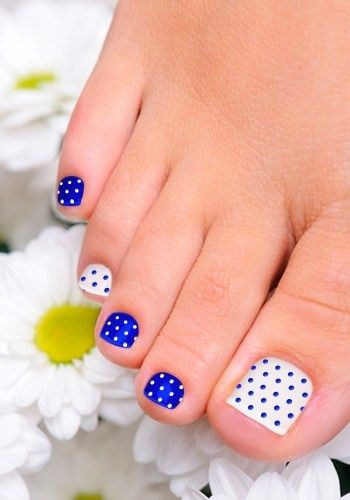 Polka-Dot-Toe-Nail-Design