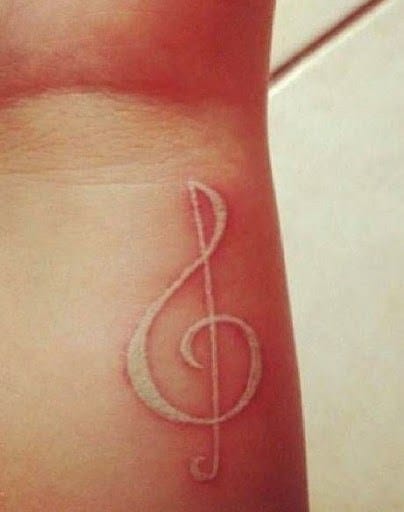 10 tatuajes perfectos para las amantes de la música 6