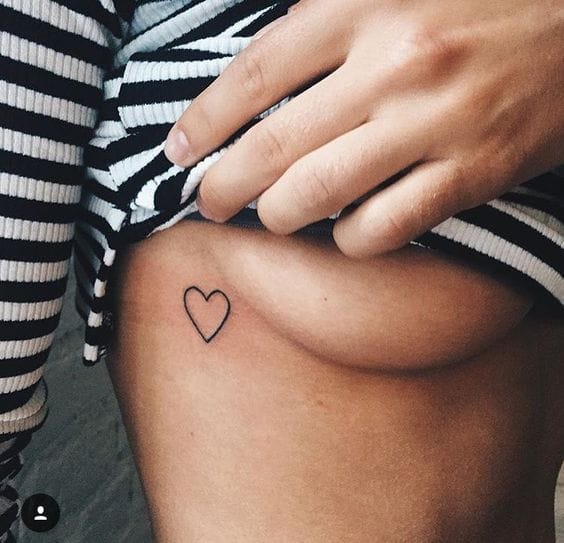 10 tatuajes sexys para lucir escotes pronunciados 9