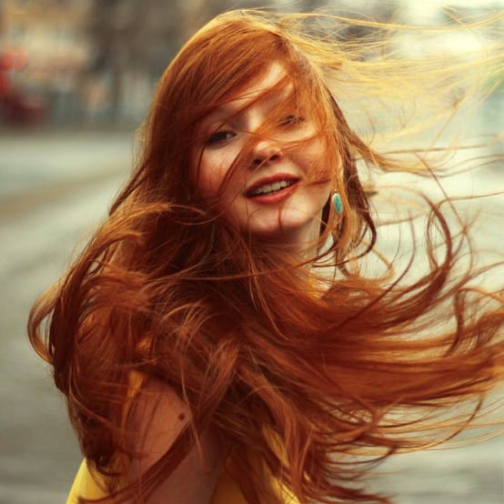 teñir el cabello de rojo