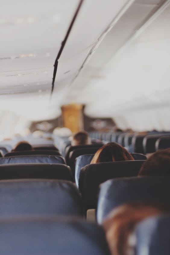 8 cosas que nunca deberías hacer en un avión 1