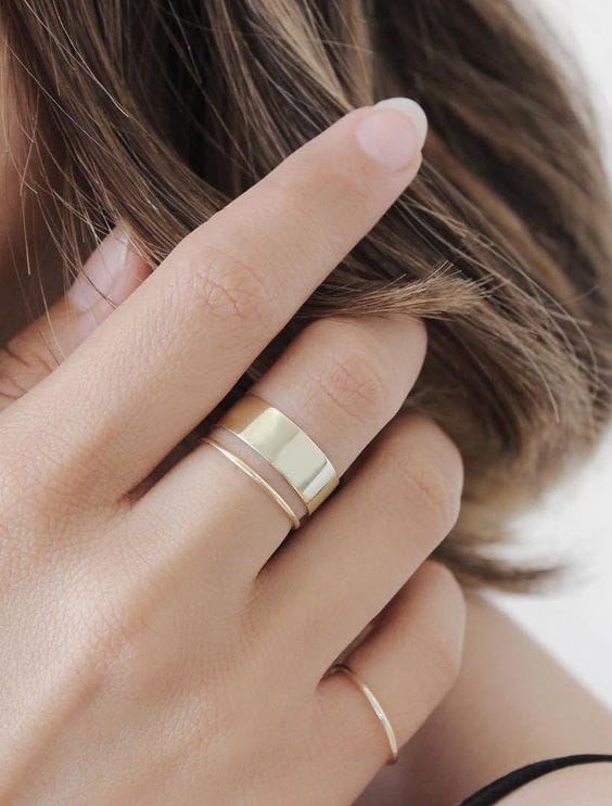 Significado de usar un anillo en cada dedo y qué dice de ti 3
