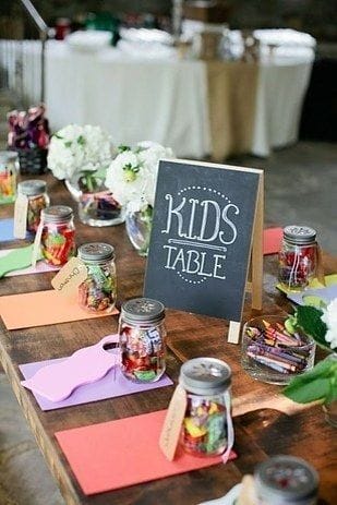 10 ideas geniales si vas a tener mesa de niños en tu boda 1