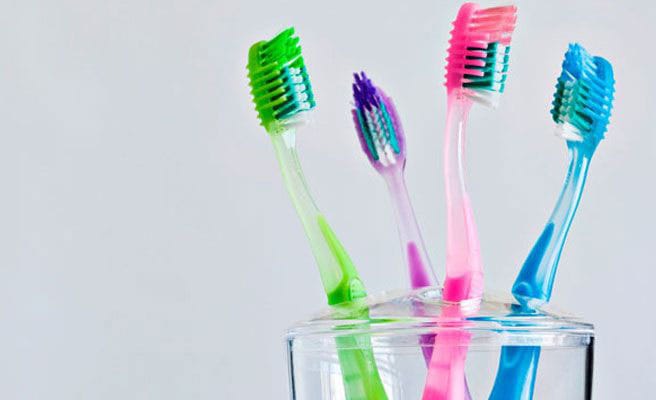 10 errores que cometes al cepillarte los dientes y no tenías ni idea 5