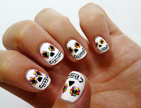day-of-the-dead-nail-art-2