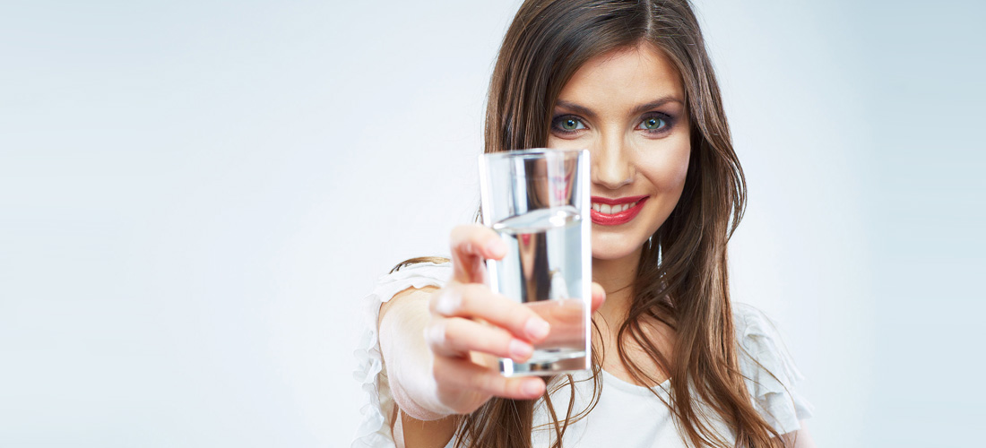 ¿Cuánta agua debemos tomar?