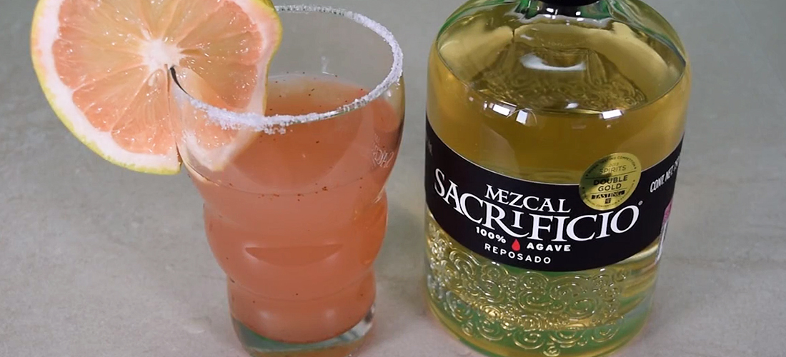 Rocky con mezcal Sacrificio