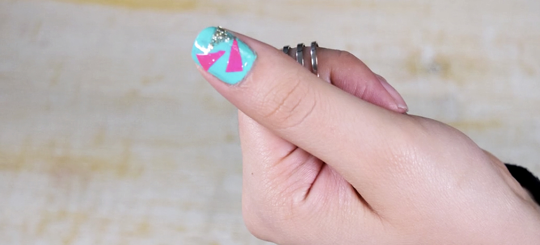 Crea diseños increíbles para pintar tus uñas