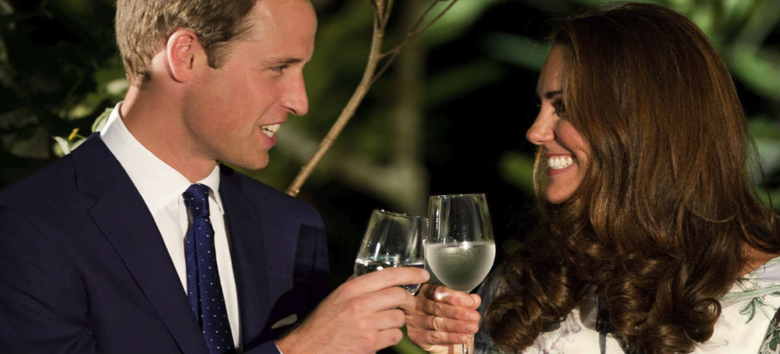 Celebran británicos nacimiento de la bebé real