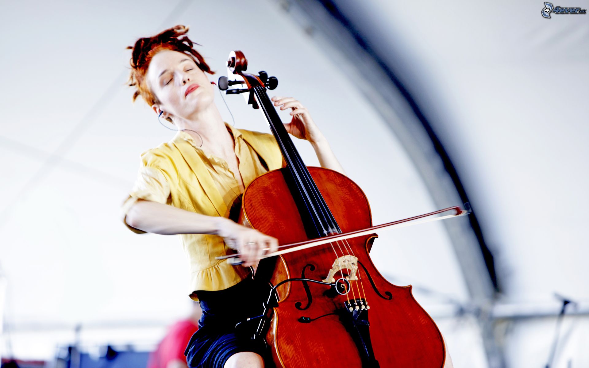 zoe-keating,-chica-tocando-el-violonchelo-169387