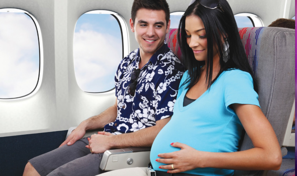 ¿Qué cuidar si viajas embarazada?