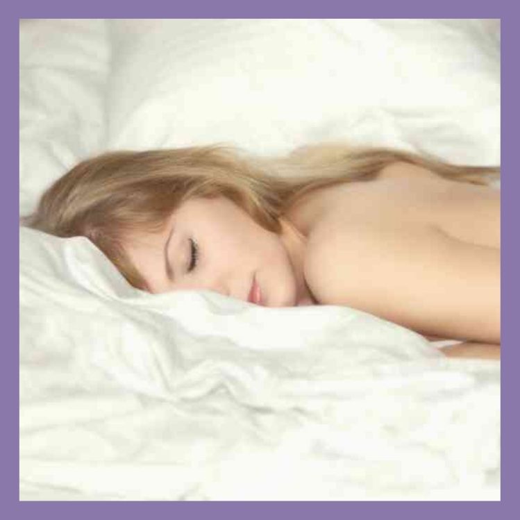 Beneficios de dormir desnuda ¡Fuera ropa!