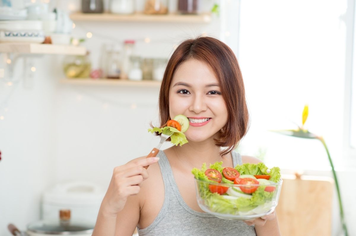 ¿Qué es mejor para bajar de peso: una dieta de 700 o más de 1,500 calorías?