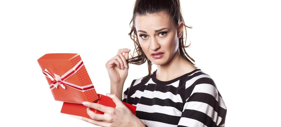 10 cosas que NUNCA debes regalarle a una mujer
