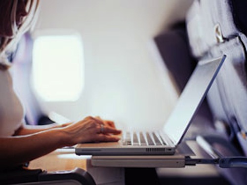 laptop-on-plane