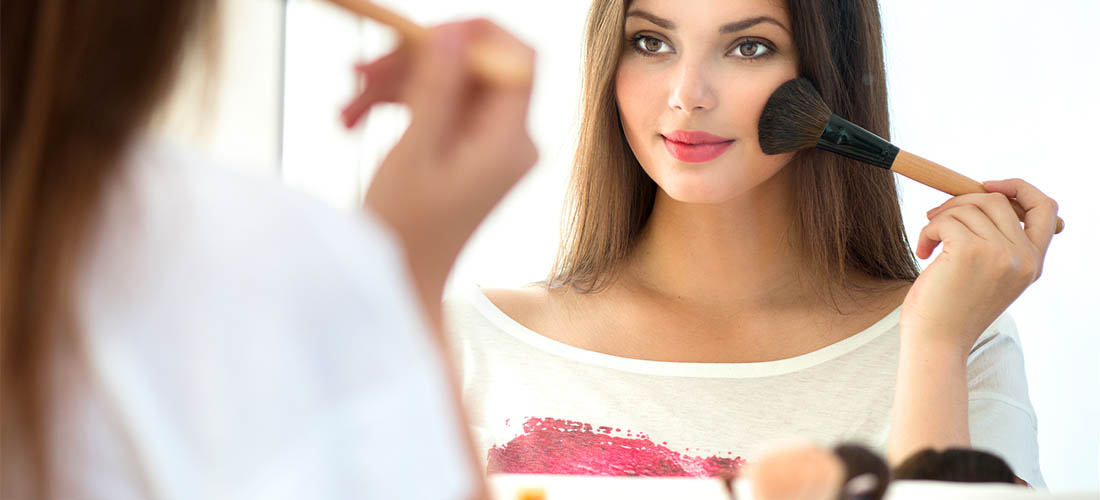 Aplica blush de acuerdo a la forma de tu rostro