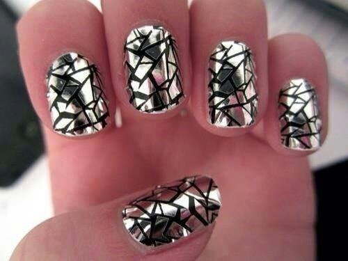 Foil-stained-glass-nail-art