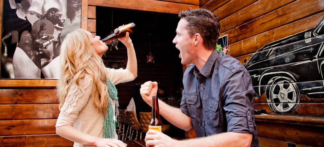 ¡De última hora! Beber cerveza te hace mejor en el sexo