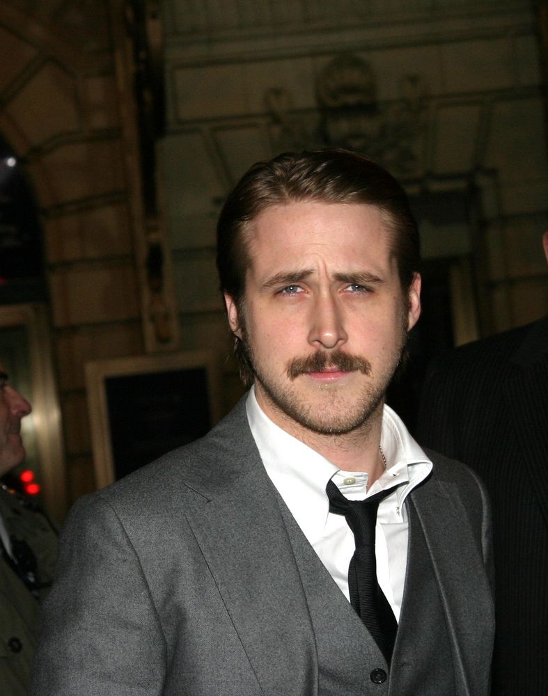 galanes con barba y bigote ryan gosling