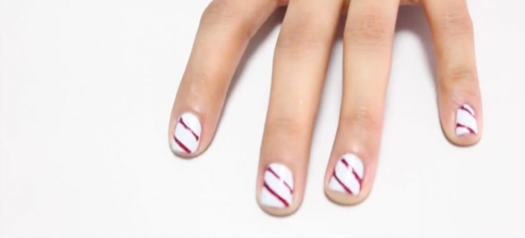 Decora tus uñas de dulces navideños