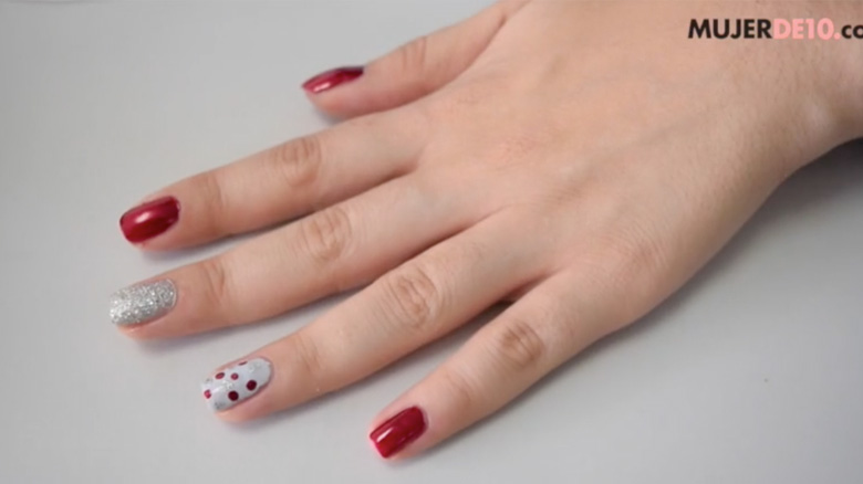 Diseño de uñas navideño