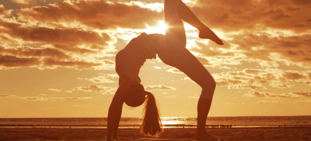 10 posiciones de yoga súper efectivas para calmar la ansiedad