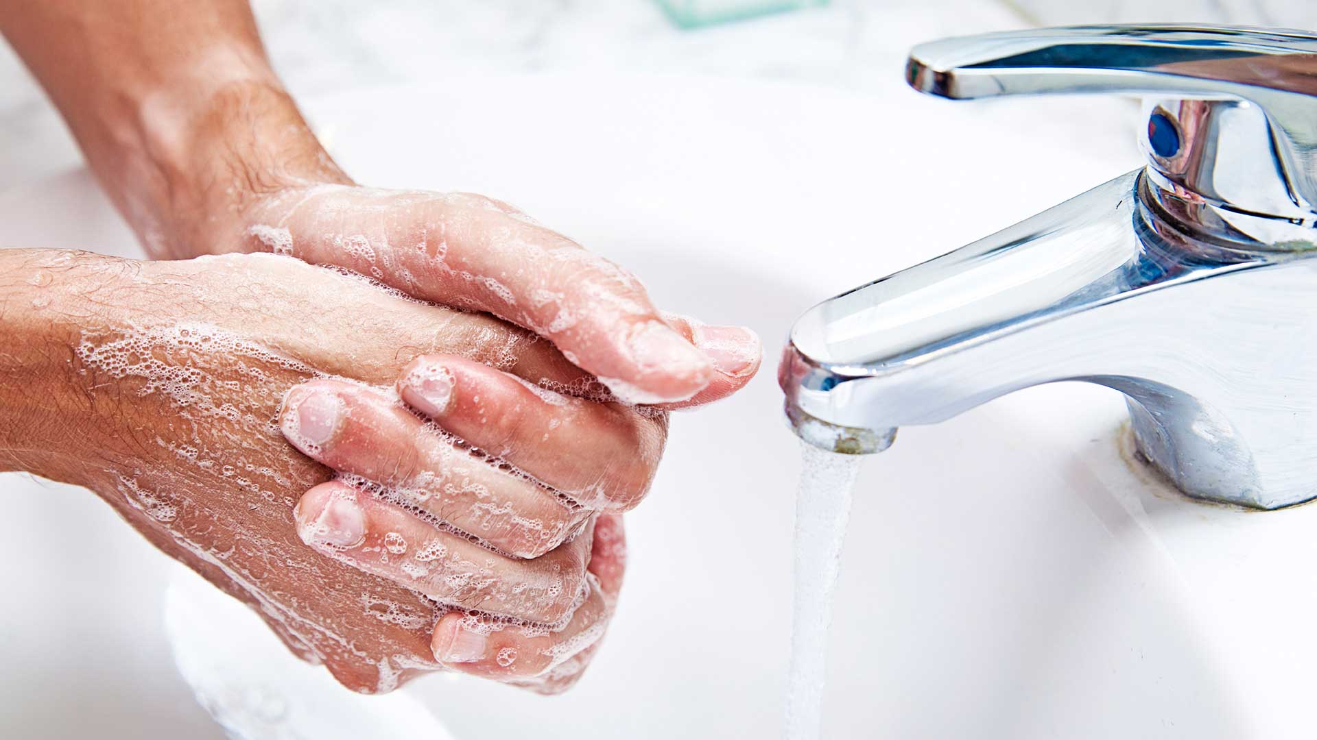 evitar-que-suden-las-manos