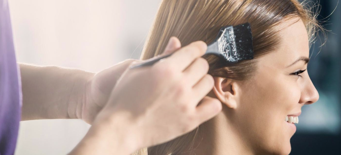 Cómo elegir un tinte de pelo seguro para el embarazo