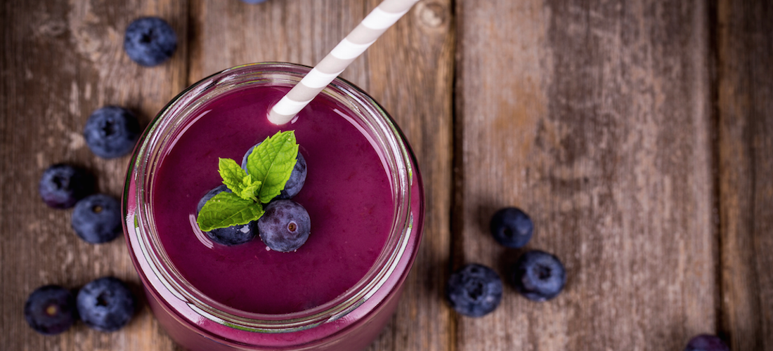 Smoothie detox de moras: antioxidante y energético