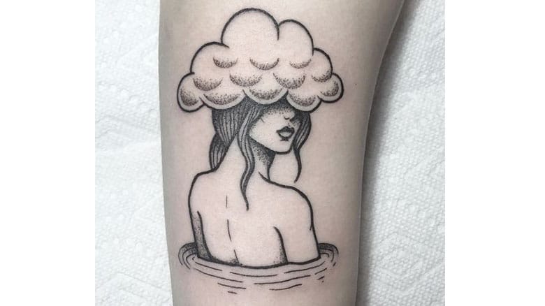 tatuaje-sonadoras-nube-mujer