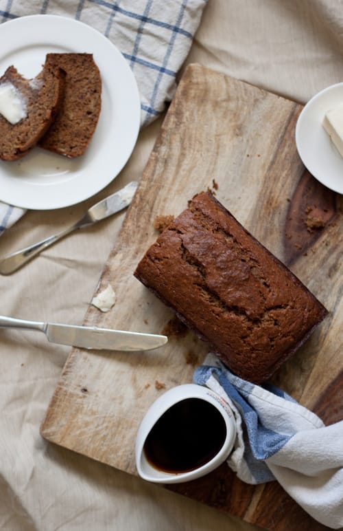 pan de plátano con café