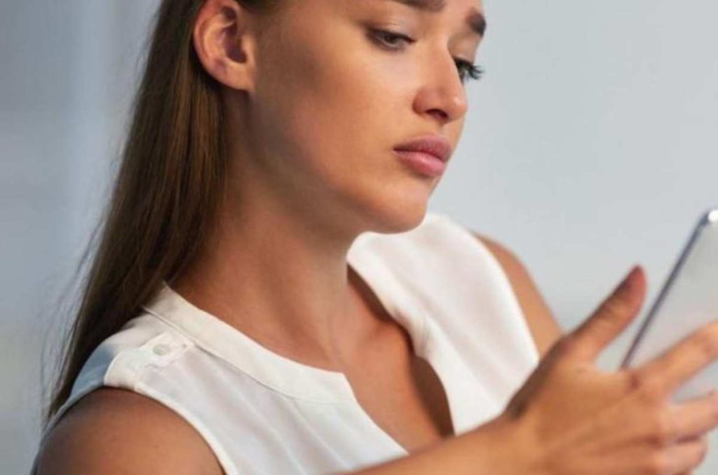 Amor y pareja: Qué acciones hacen sentir celos en mujeres