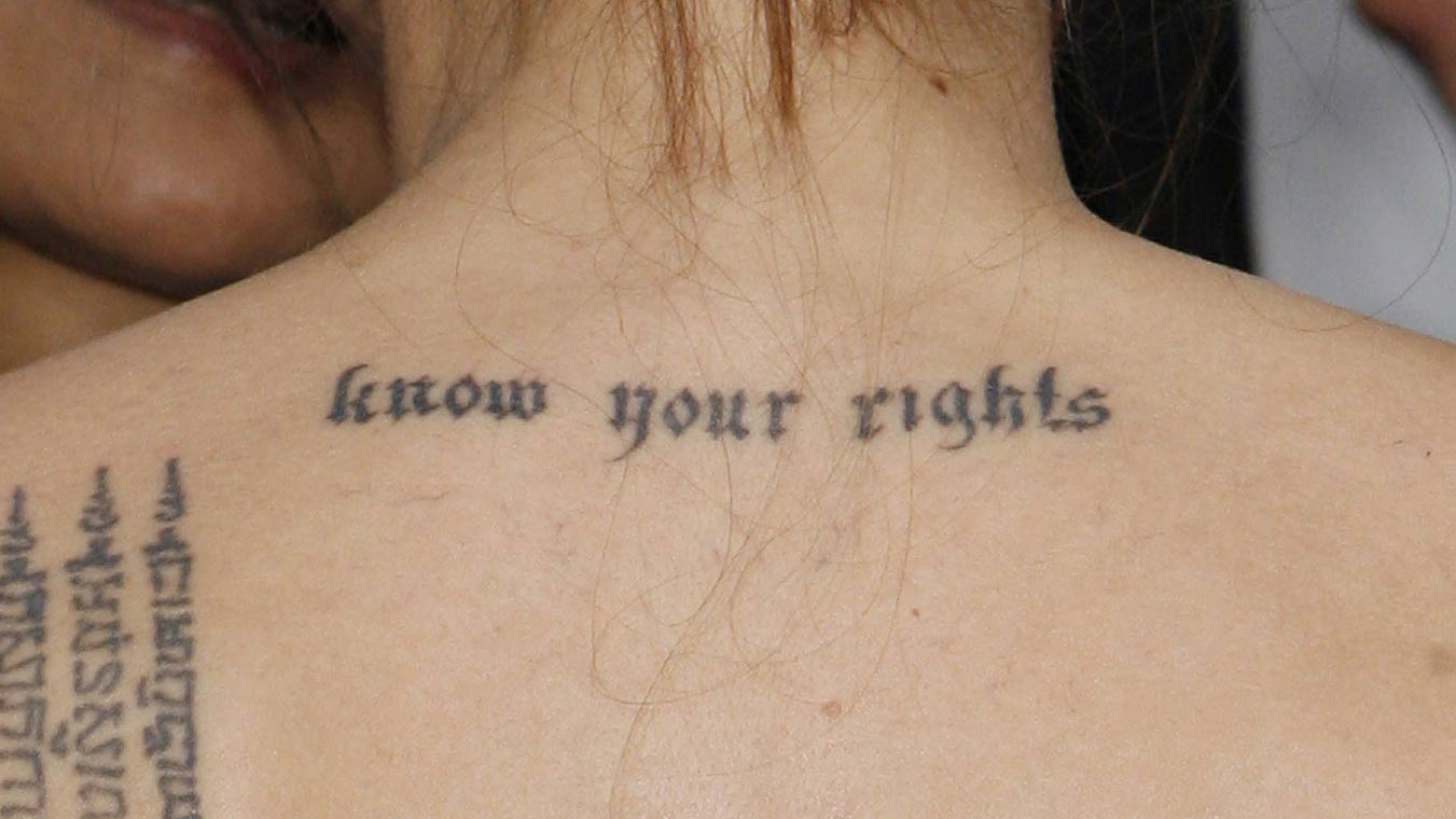 tatuajes que ya pasaron de moda letras goticas