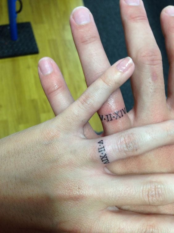 tatuajes de anillos de compromiso tatuaje de fechas