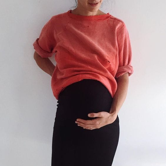 10 formas de llevar vestido cuando estás embarazada 7