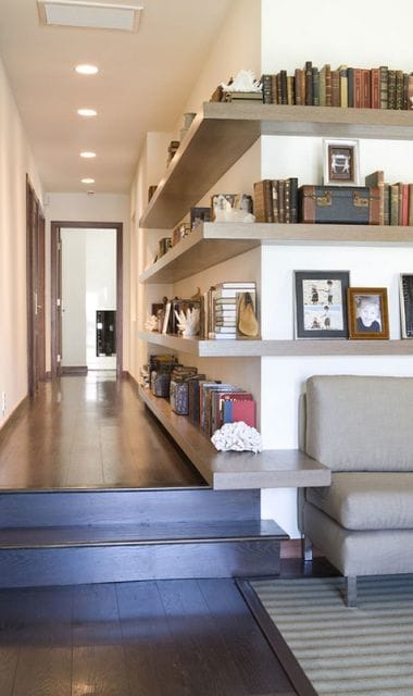 11 formas de decorar con estantes de libros en tu habitación 2