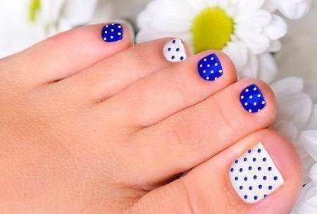 disenos-de-unas-al-estilo-polka-dot