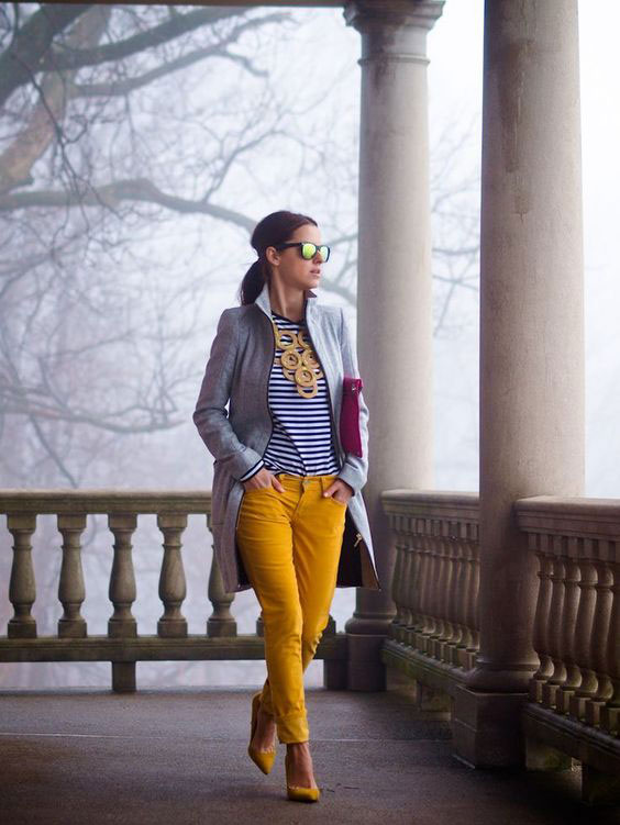 Outfits-de-colores-otonales-amarillo-naranja-cafe