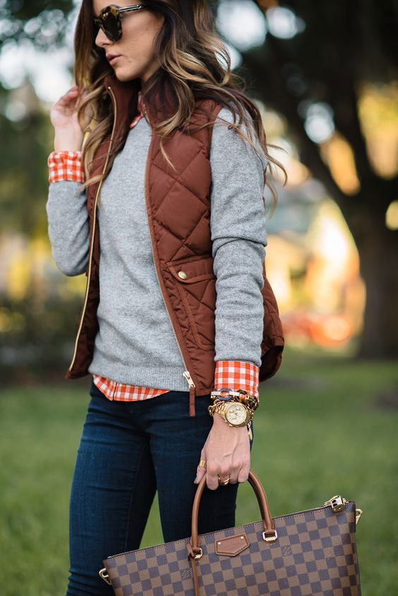 Outfits-de-colores-otonales-amarillo-naranja-cafe