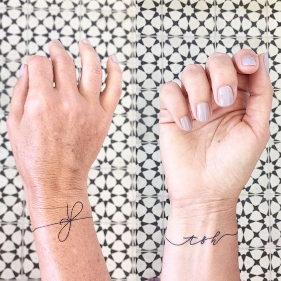 Tatuajes de iniciales para que lleves marcado para siempre el amor 0